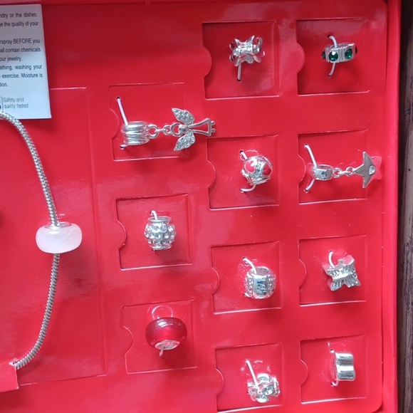 Cherished Memories Bracelet Set, NIB - Picture 2 of 2